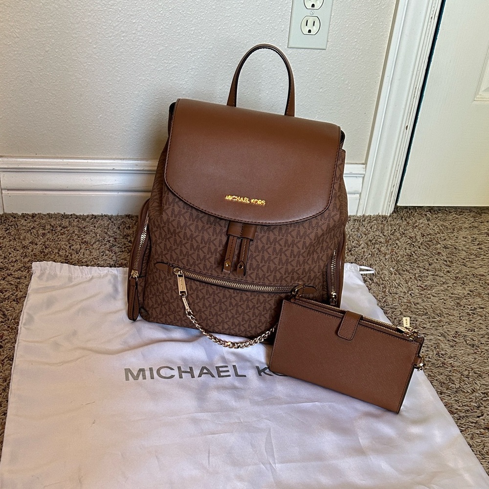 Michael Kors Large Jet Set Signature Monogram Flap Backpack and Wallet Duo